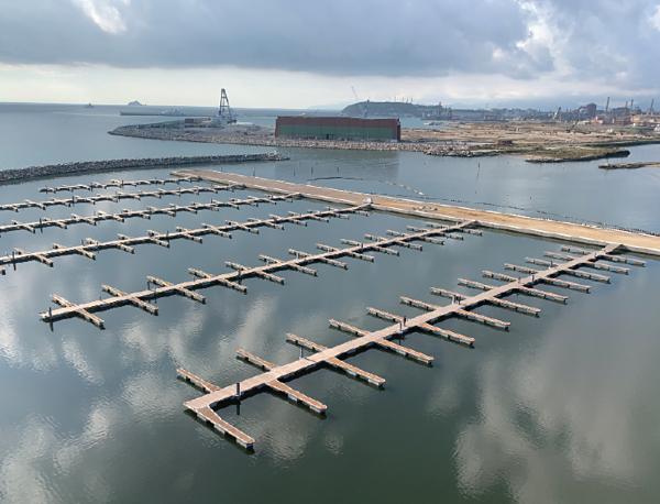 Ingemar pontoons have already been installed.