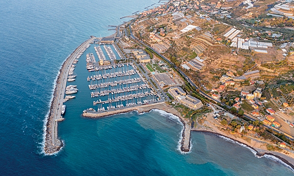 Amongst D-Marins most recent acquisitions, 961-berth Marina degli Aregai is one of the largest marinas in the Italian region of Liguria.