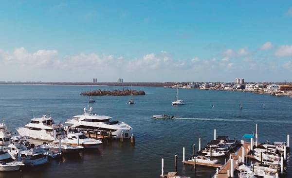 The floating dock system received some new elements and minor repair and reattachments.