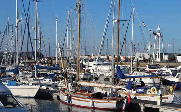 The strategic and geographic advantages of St Peter Port and its attractive waterfront have been leveraged for the marina study.