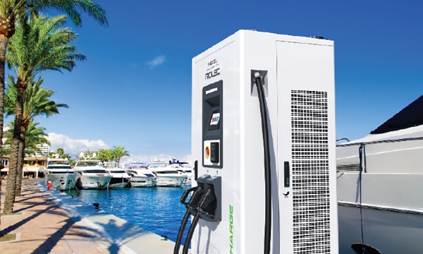 Electric boat charging via the UltraCharge pedestal.