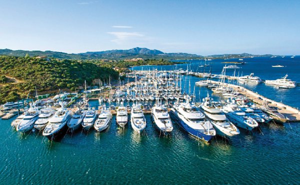 IGY Marina di Portisco with 41 superyacht berths in its mix, is one of the best marinas in Sardinia.