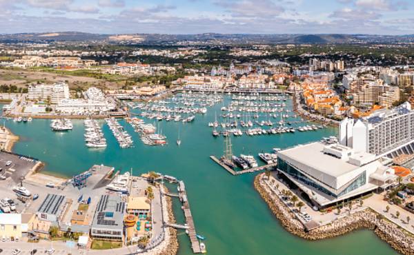 Pioneering, multi-award winning Vilamoura Marina was the starting point for the field trip on Day 2 of the conference. Photo: Jacek Sopotnicki.